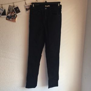Levis 721 high rise skinny jeans in black size 27